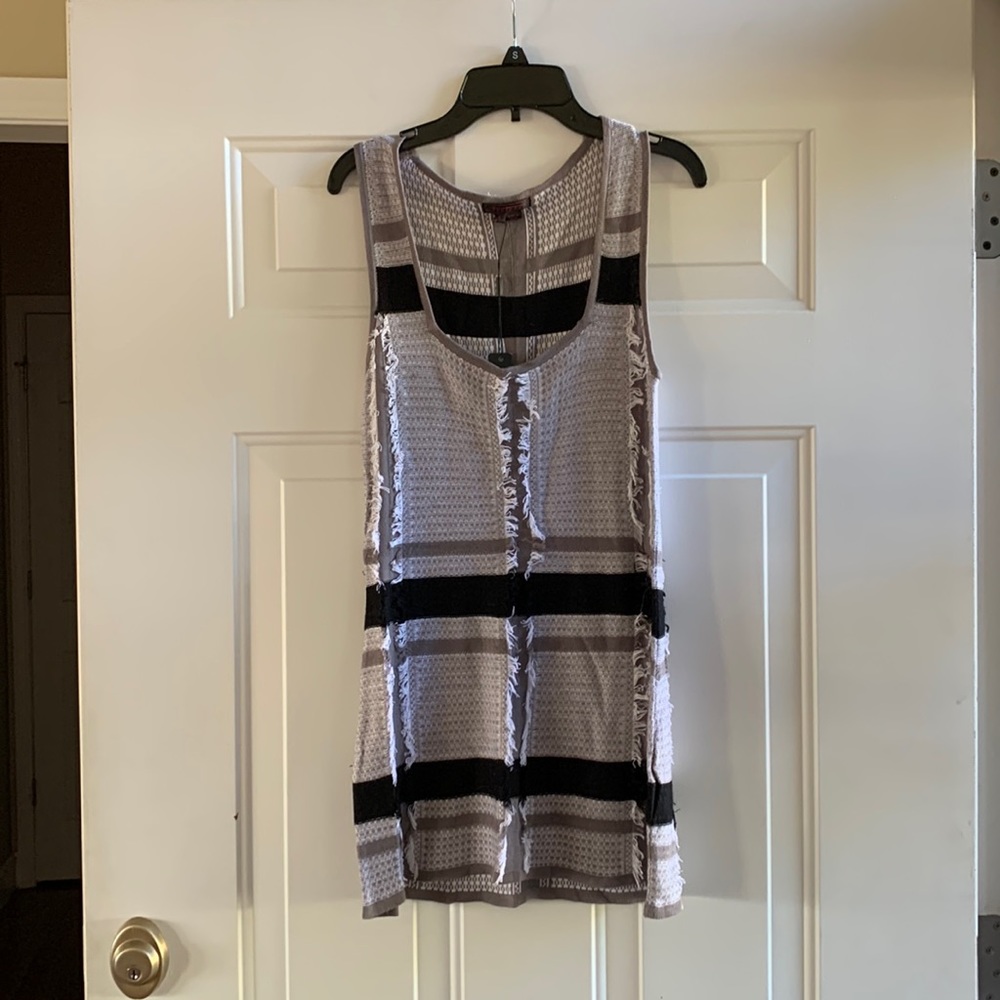 4/$10 NWT Fontana size small tunic
